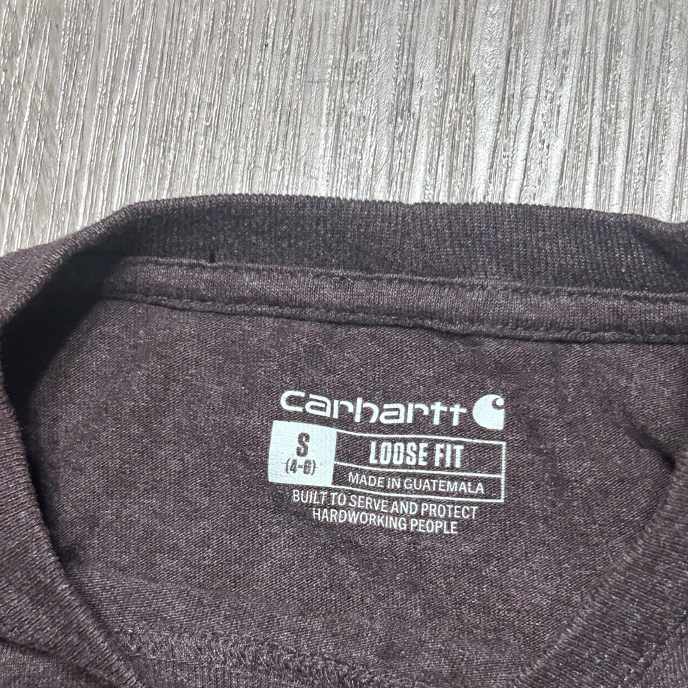 Carhartt Dark Gray T-Shirt with Maroon Graphic - Picture 3 of 4